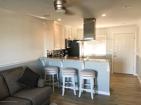 3rd image of 1919 Bay Blvd Unit B22-b22g