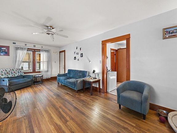 5th image of 69 Bonner St