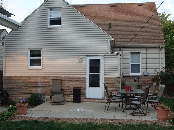 3rd image of 22632 Doremus St