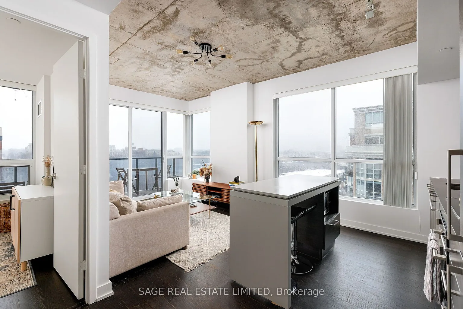 1030 King St W #613 photo 1
