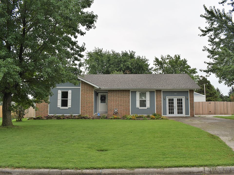 1st image of 612 S Daniel Ln