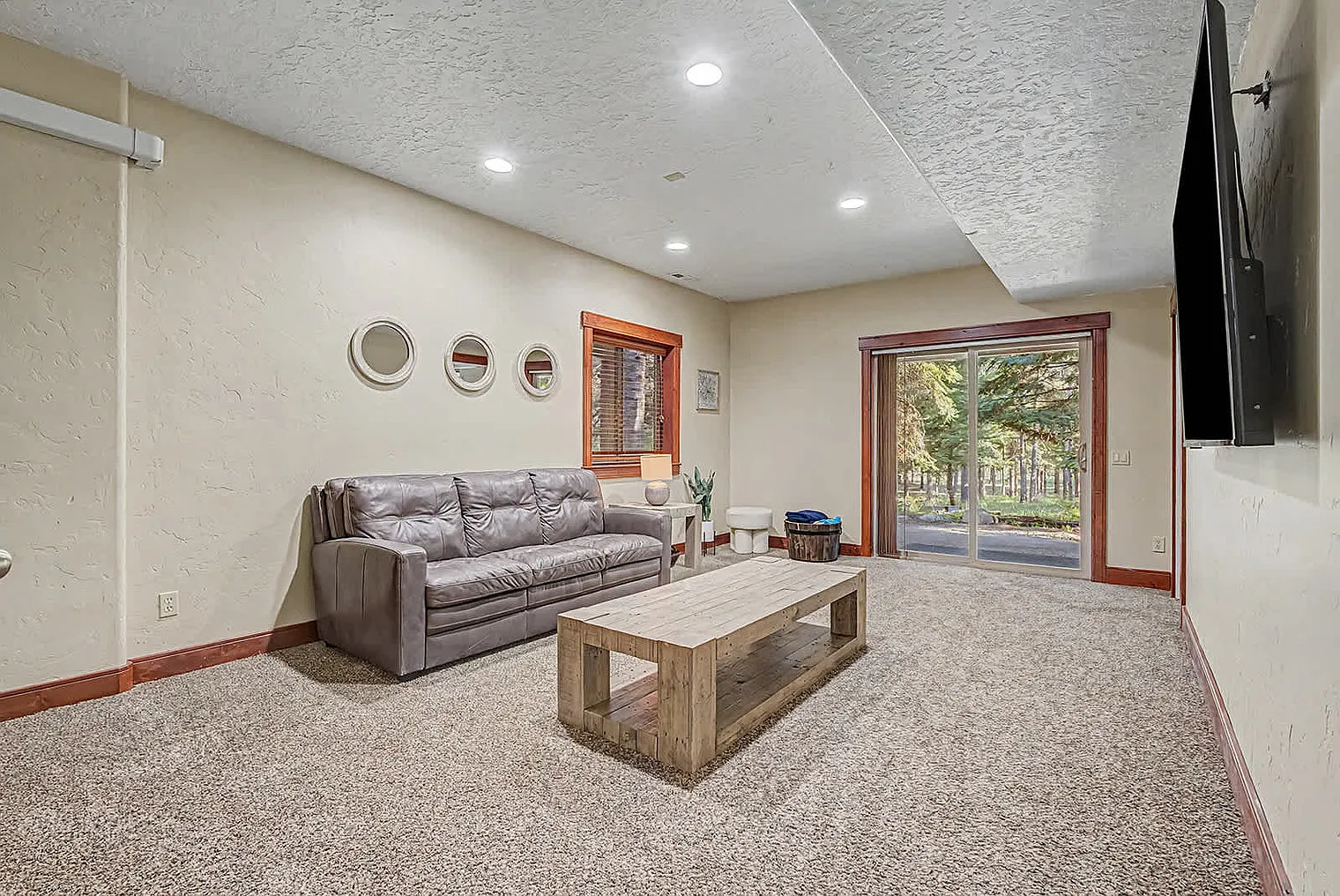 5 bed, 2.0 bath, 2798 sqft, $15,597 — Photo 3