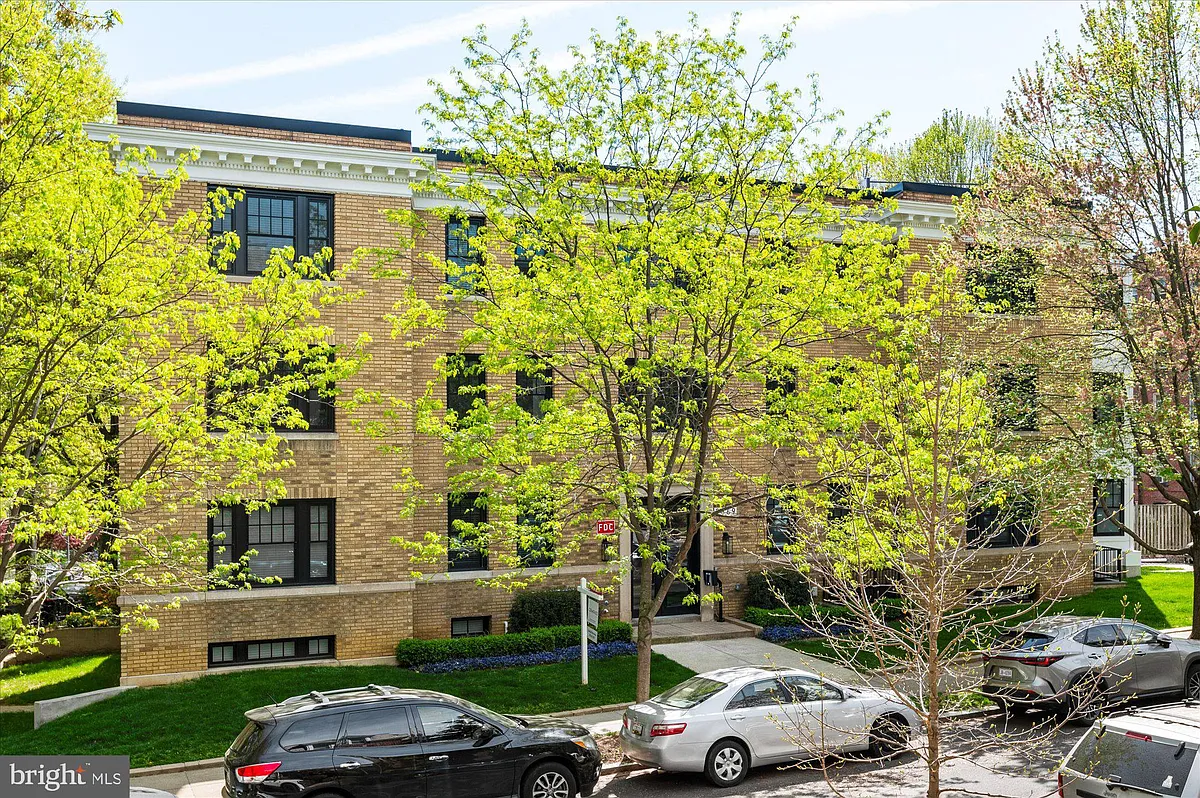 Building Photo - 2869 28th St NW #4