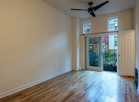 Rented by Nooklyn NYC LLC | media 44