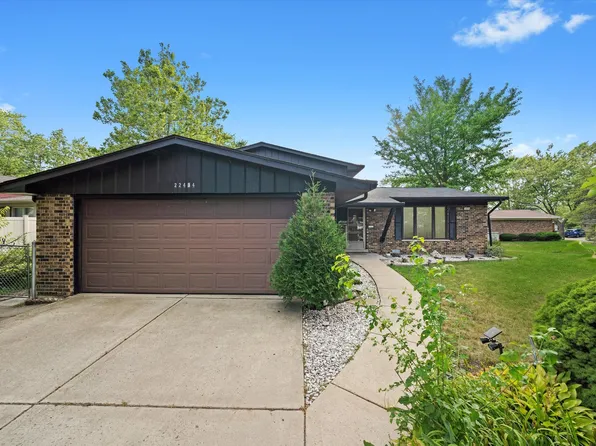 22434 Pleasant Dr, Richton Park, IL 60471