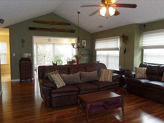 2nd image of 502 Sawgrass Ln