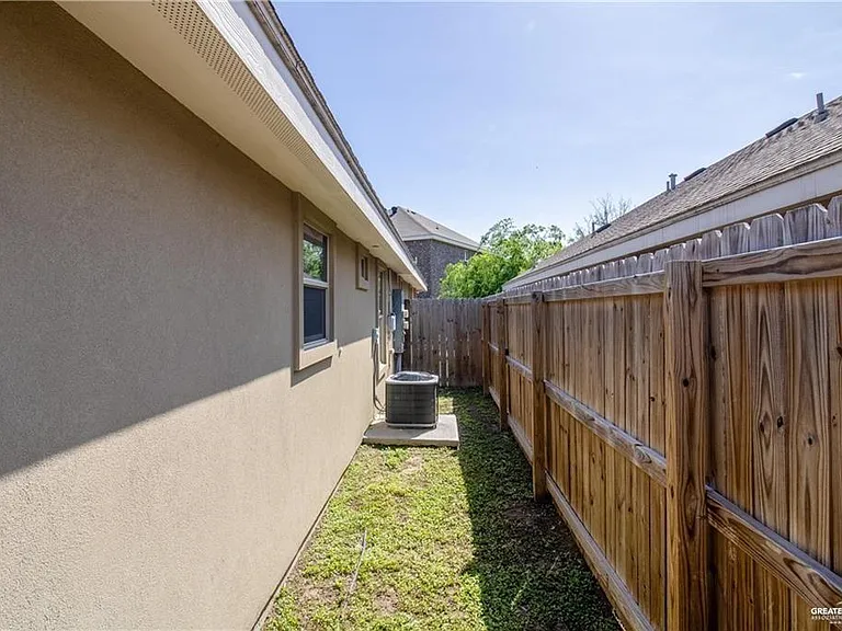 2118 Taxco Ct #2 — Photo 11