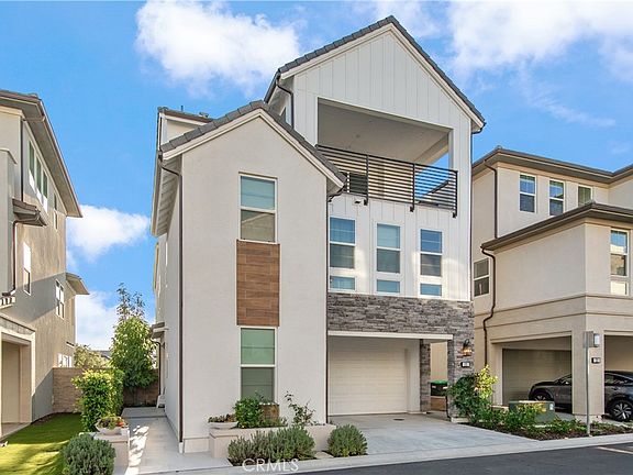 2nd image of 131 Reyes Aly