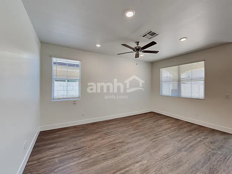 21411 S 231st St — Photo 6