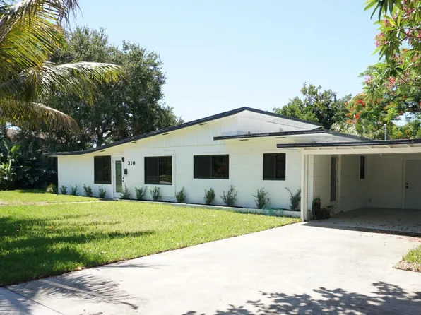 310 SW 1st Avenue, Boynton Beach, FL 33435