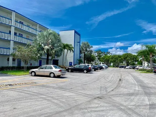 1049 Lincoln C, Boca Raton, FL 33434