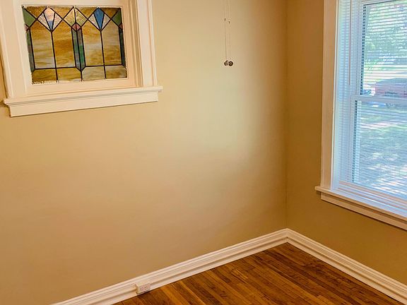 2nd image of 4963 Magnolia Ave #1