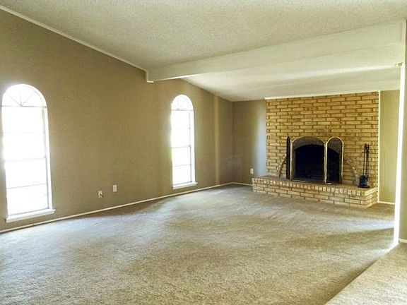 4th image of 2903 Arcadia Ln