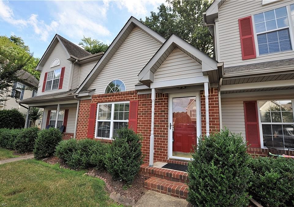 1st image of 207 N Hill Ln