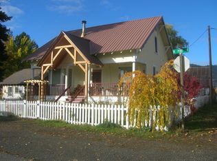 247 Pine St, Halfway, OR 97834