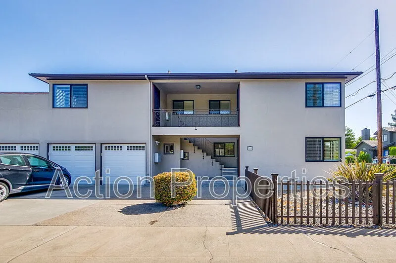 702 Fremont St #1