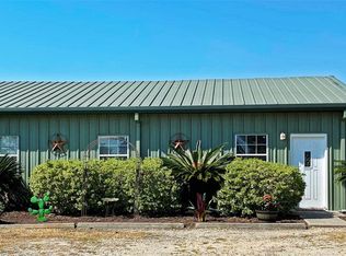 610 Tree St, West Columbia, TX 77486