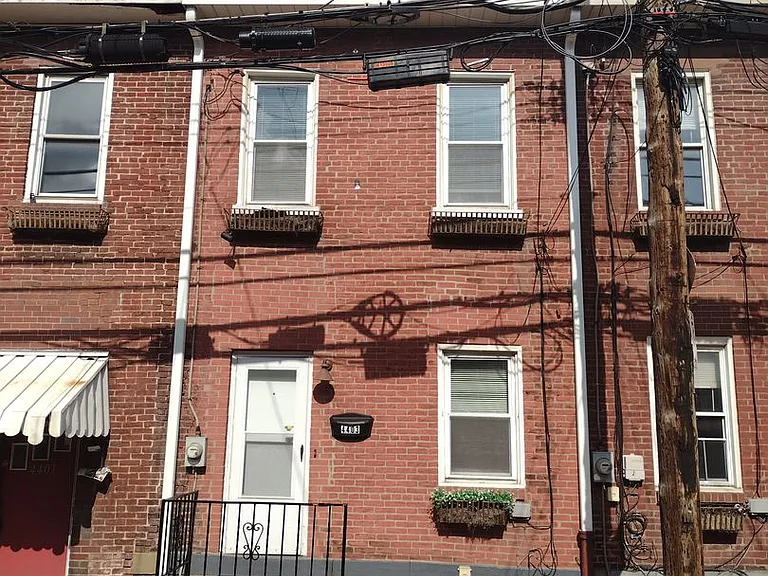 4403 Davison St — Photo 1