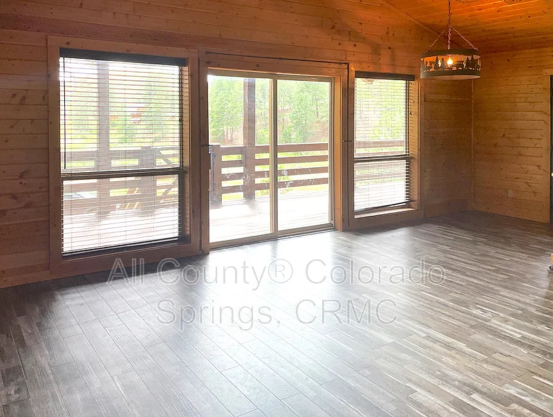 3 bed, 2.0 bath, 1276 sqft, $2,650 — Photo 3