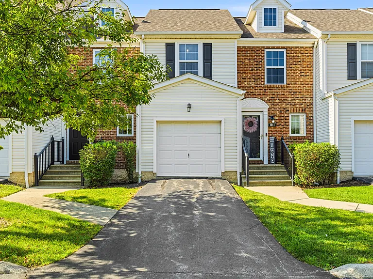 1113 Green Knoll Dr — Photo 2