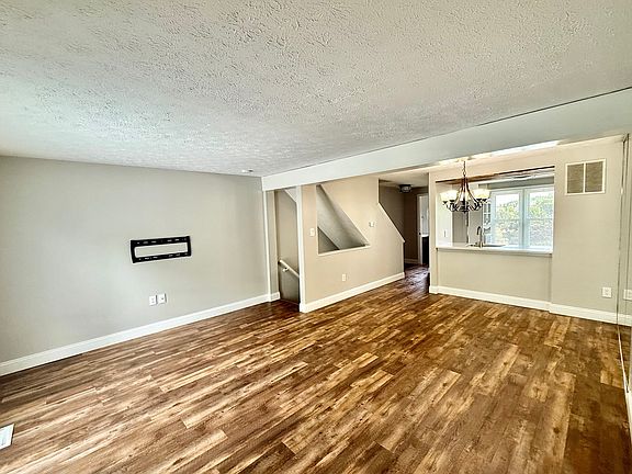 5th image of 229 Hawthorne Dr