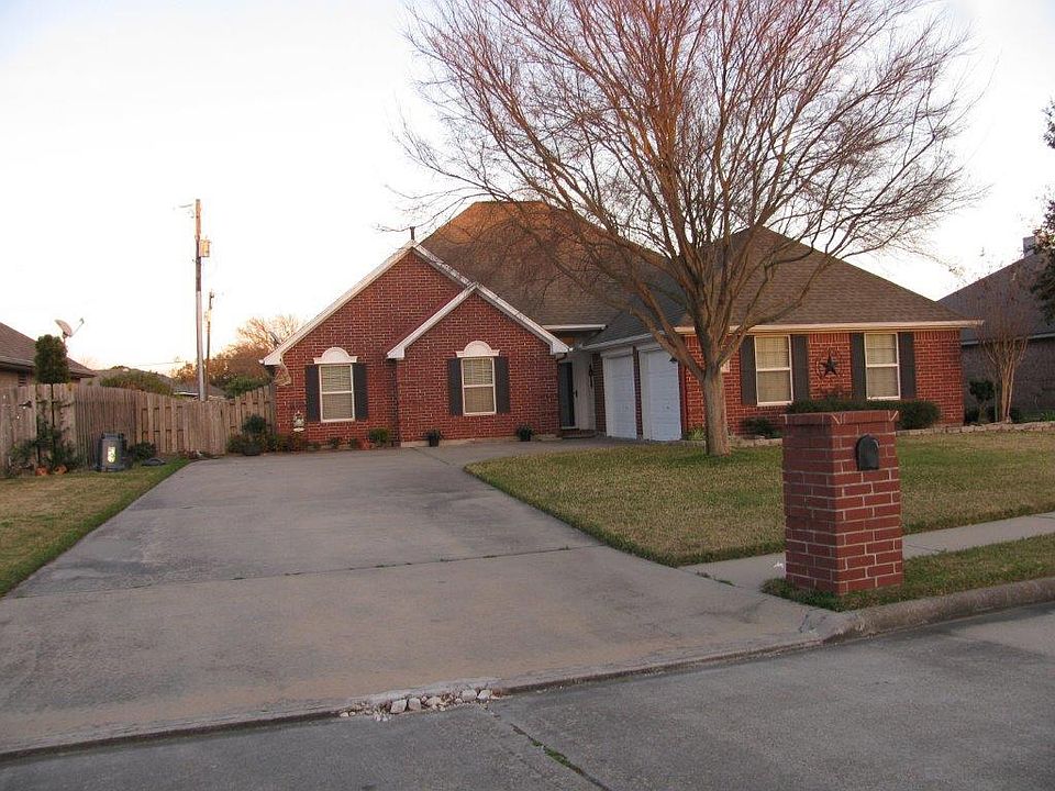 1st image of 2404 17th St N