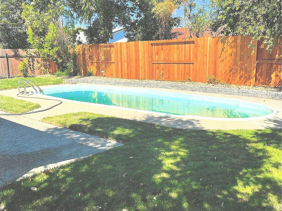 2nd image of 1324 Whitehall Ct