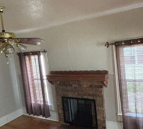 3rd image of 211 N Moss St