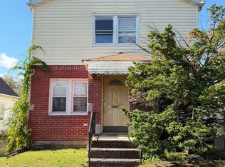 4862 188th St, Fresh Meadows, NY 11365