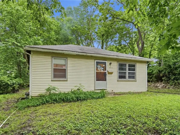 8012 S Benton Ave, Kansas City, MO 64132