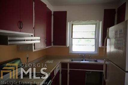 2nd image of 338 E Main St