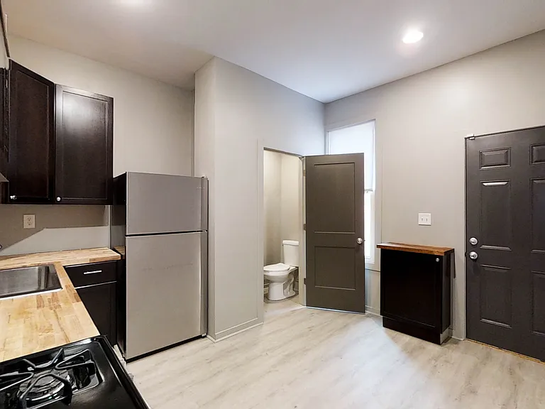 1238 E Mound St — Photo 11