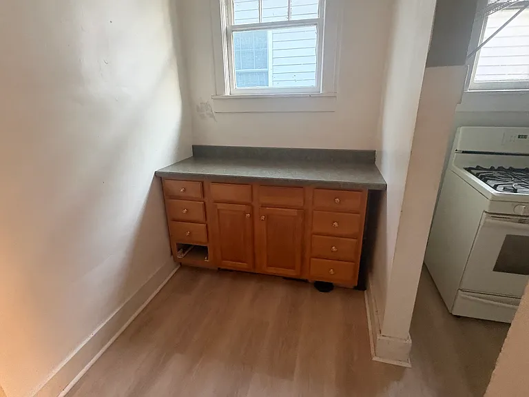 1114 E Spring St #2W — Photo 7