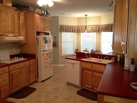 5th image of 610 Rose Cir