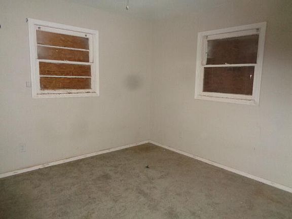 5th image of 1714 E Dartmouth St