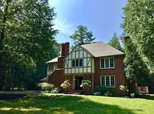 8 Bradley Ln, North Hampton, NH 03862