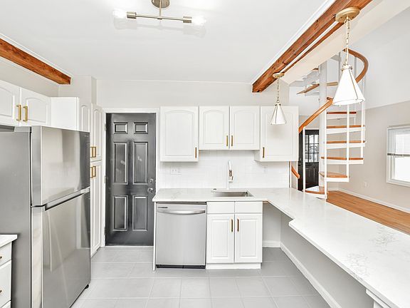 3rd image of 21 Park St #2R