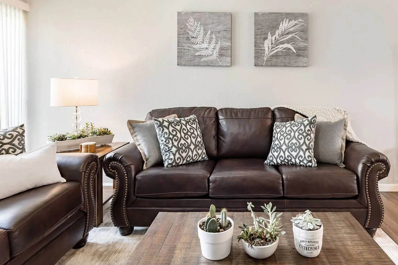 2 bed, 1.0 bath, 979 sqft, $2,218 — Photo 3