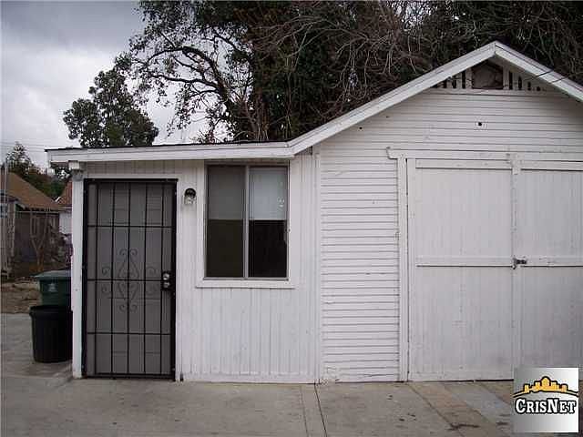 2nd image of 1878 Mentone Ave