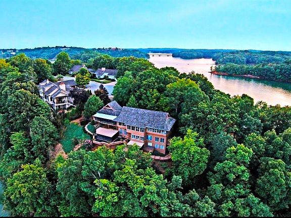 5th image of 2430 Island Dr