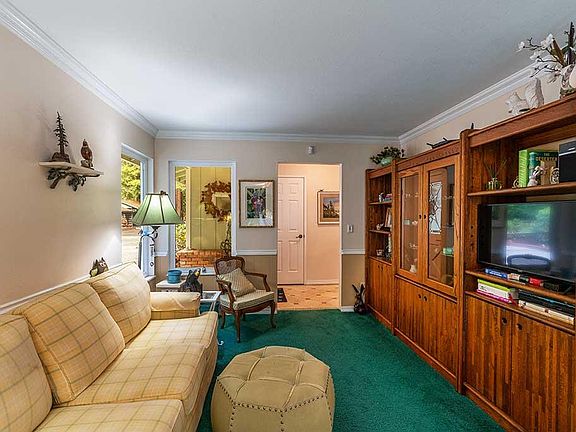 5th image of 4586 Pacific Ln