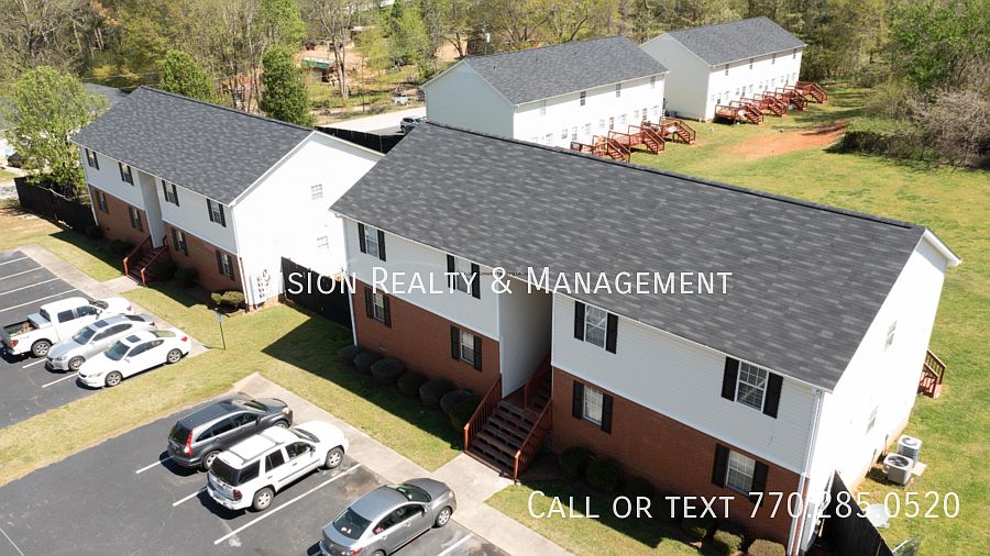 2nd image of 110 Hamilton St