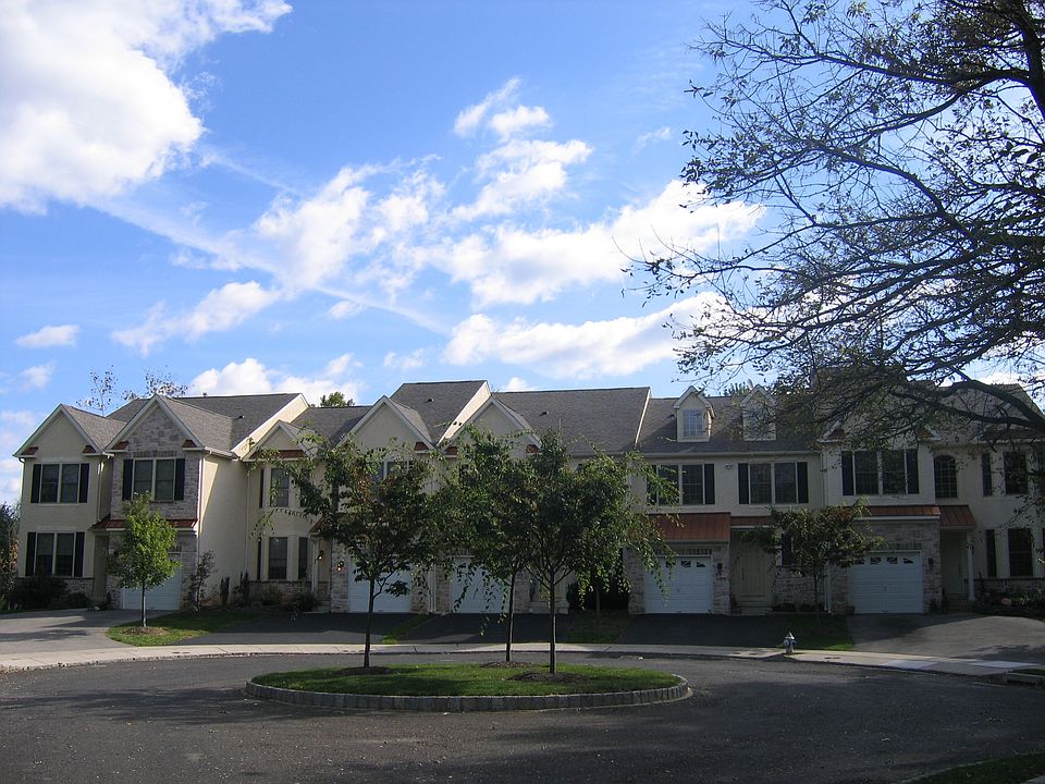 2nd image of 4 Coventry Ct