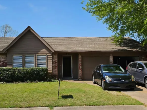 16319 Green Shade Dr, Houston, TX 77090