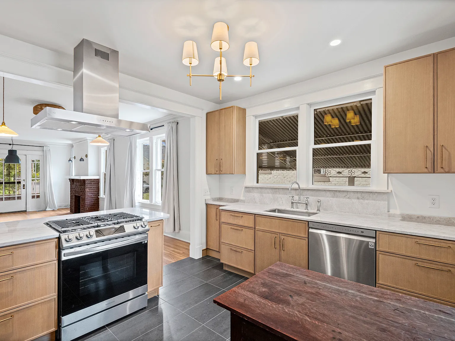 3 bed, 1235 sqft, $2,000 — Photo 1