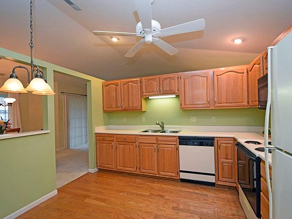 4th image of 8811 Carrousel Park Cir Unit 54
