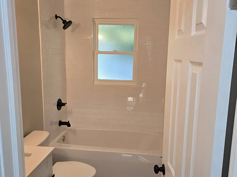 809 S 15th St — Photo 3