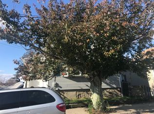 26 Eddy St, Fall River, MA 02723