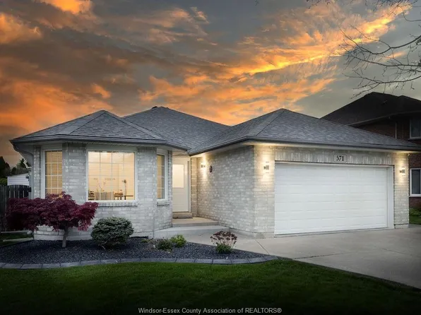 571 Banwell Rd, Windsor, ON N8P 1J8