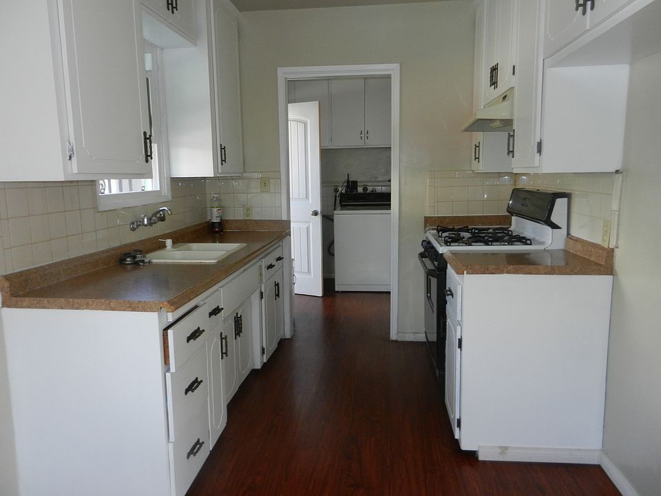 2nd image of 423 S Fremont Ave